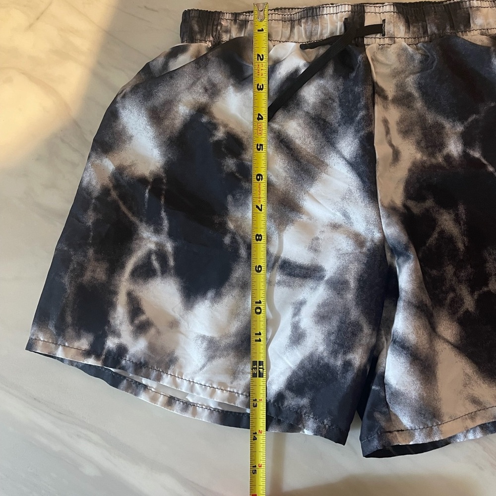 H&M Kids Tie Dye Swim Trunks Black White Boys Size 12–14 Drawstring Shorts - Picture 6 of 6